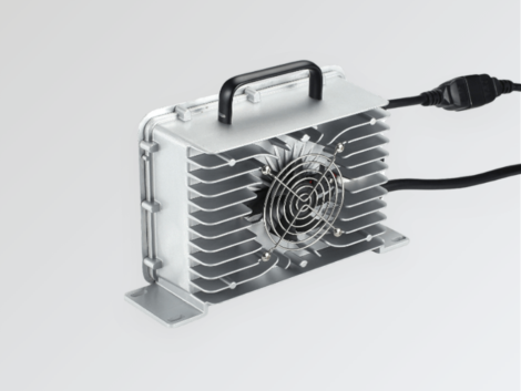 Carregador de Bateria de Lítio RoyPow 36V 22A – Bivolt